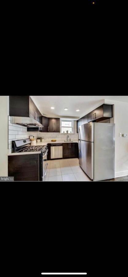 Lovely 1-bedroom Unit With Free Parking Lejlighed
