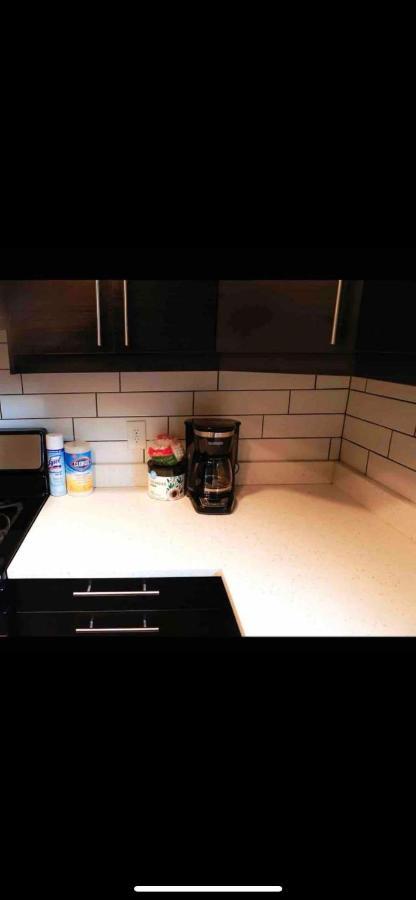Lovely 1-bedroom Unit With Free Parking Lejlighed